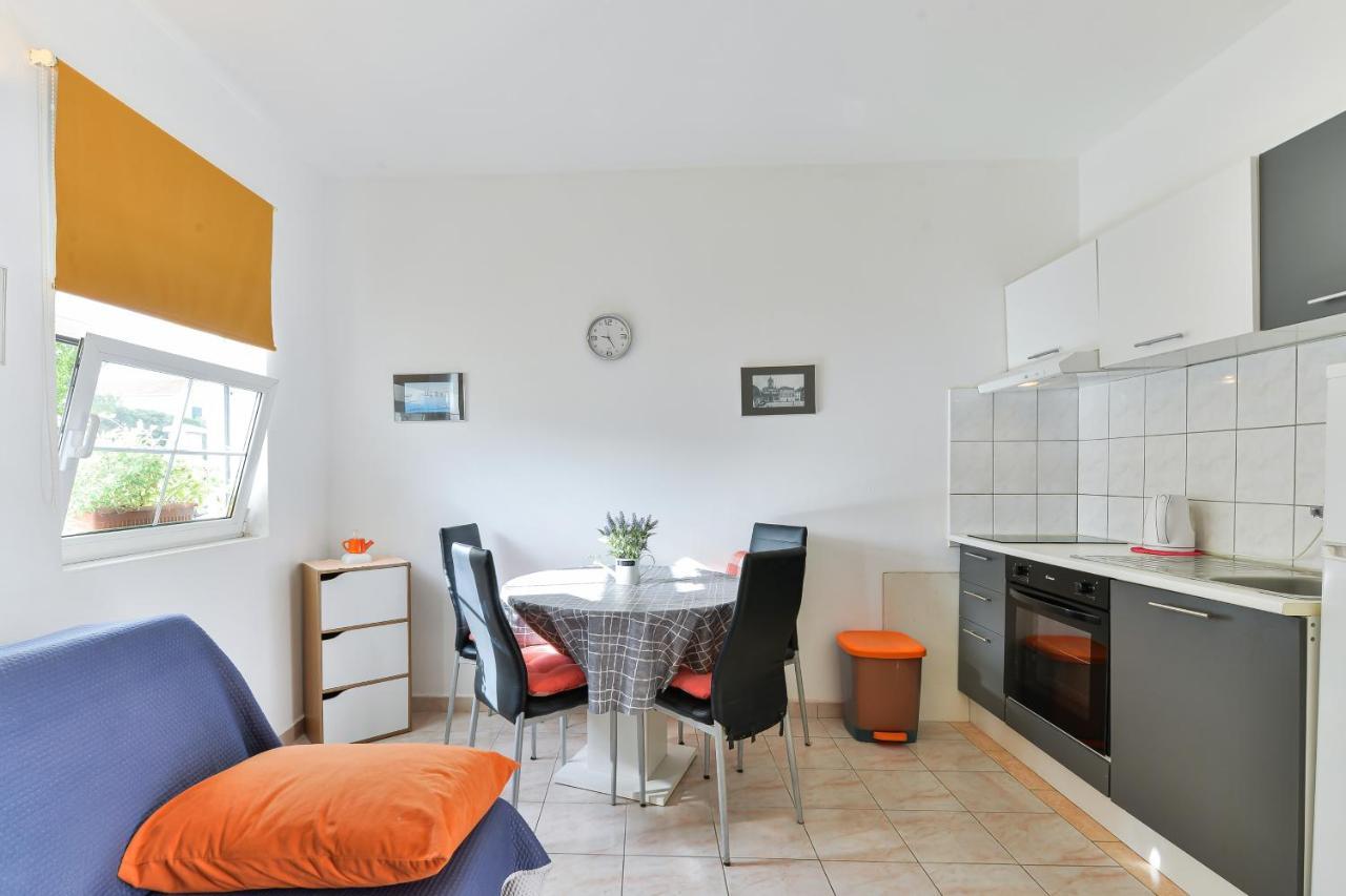 Appartement By The Sea - 20037